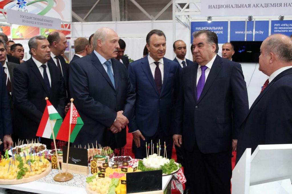 Национальная выставка в столице Таджикистана