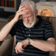 деменция и болезнь Альцгеймера у мужчины